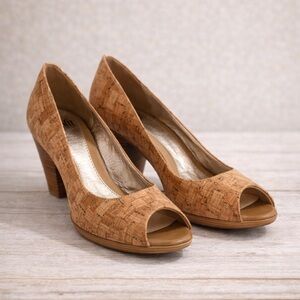 Cork Peep Toe Heels Size 9 Comfortable Neutral Work Shoes Sofft”